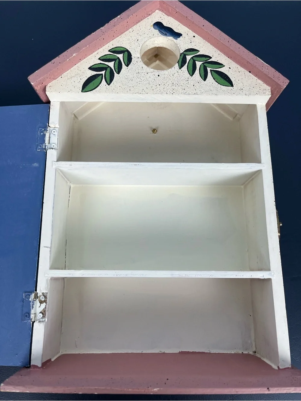Birdhouse trinket shelf